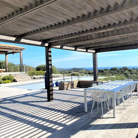 De Luxe Vue Mer Et Piscine Villa *